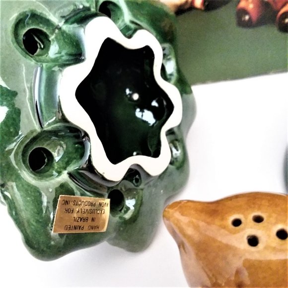 Christmas Hostess Set Merry Tree Ceramic Centerpiece Salt & Pepper Avon Box - Picture 8 of 10